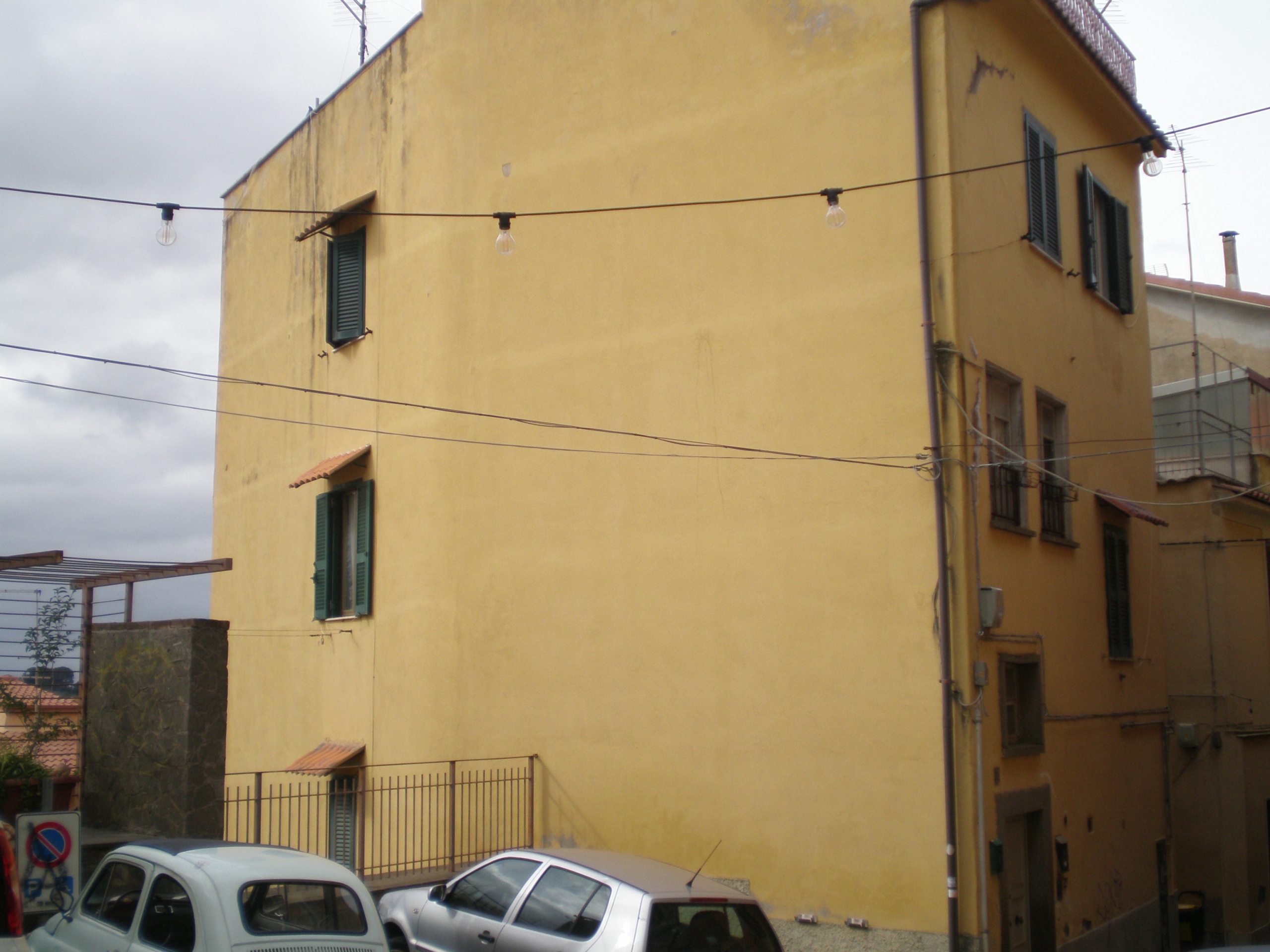 Appartamento trilocale da ristrutturare