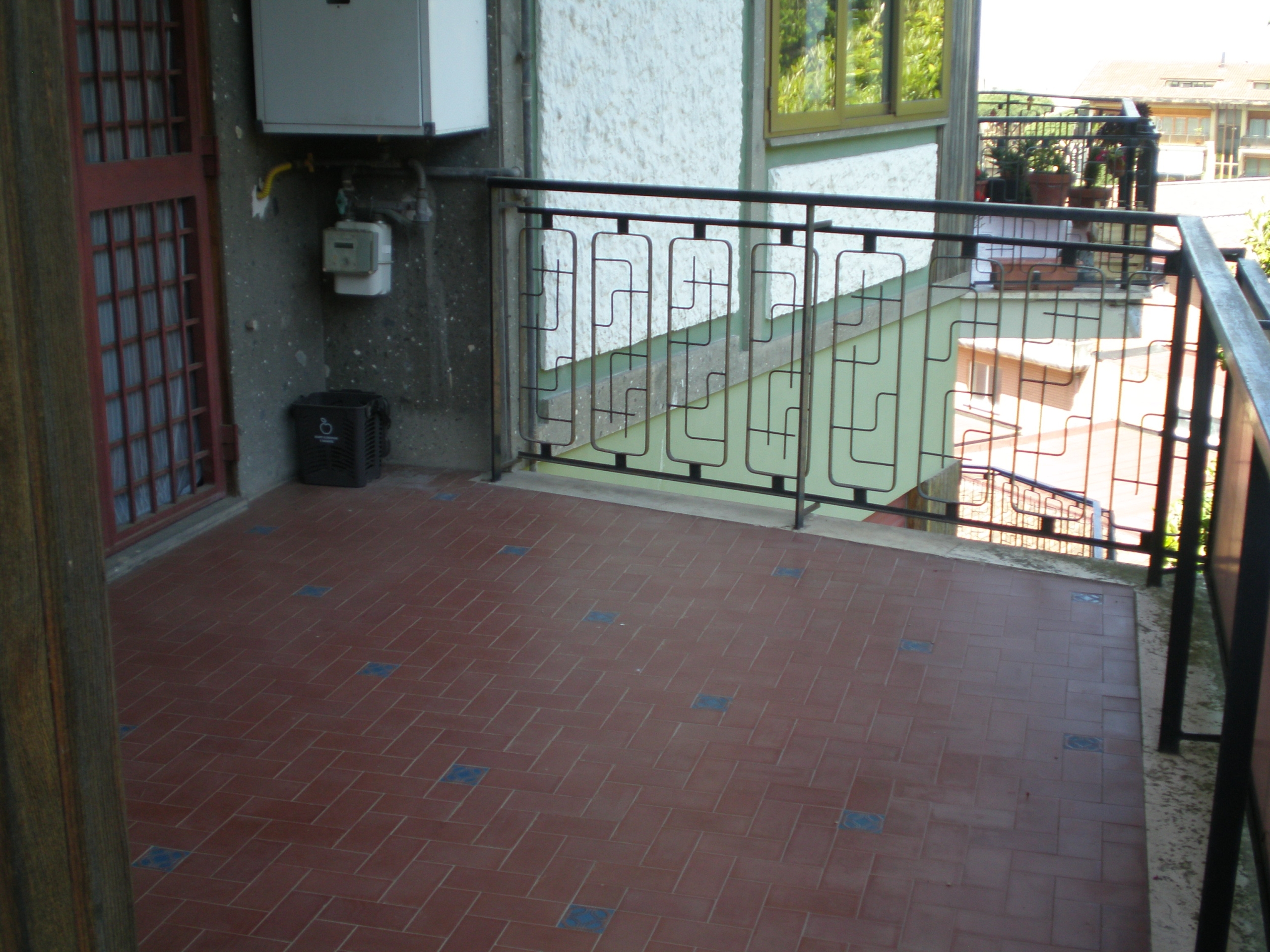 OLYMPUS DIGITAL CAMERA Vendesi Appartamento in zona residenziale