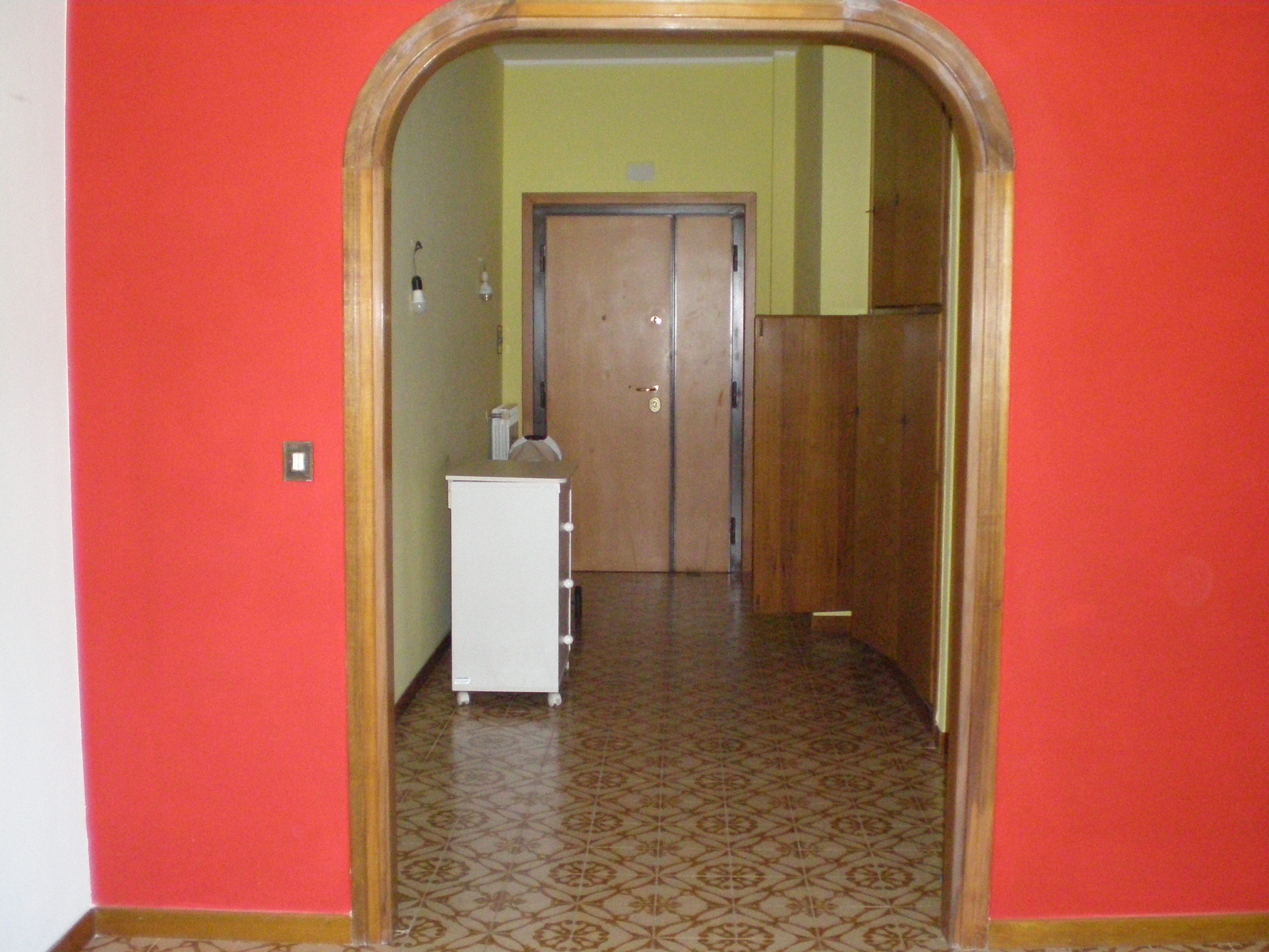 OLYMPUS DIGITAL CAMERA Vendesi Appartamento in zona residenziale