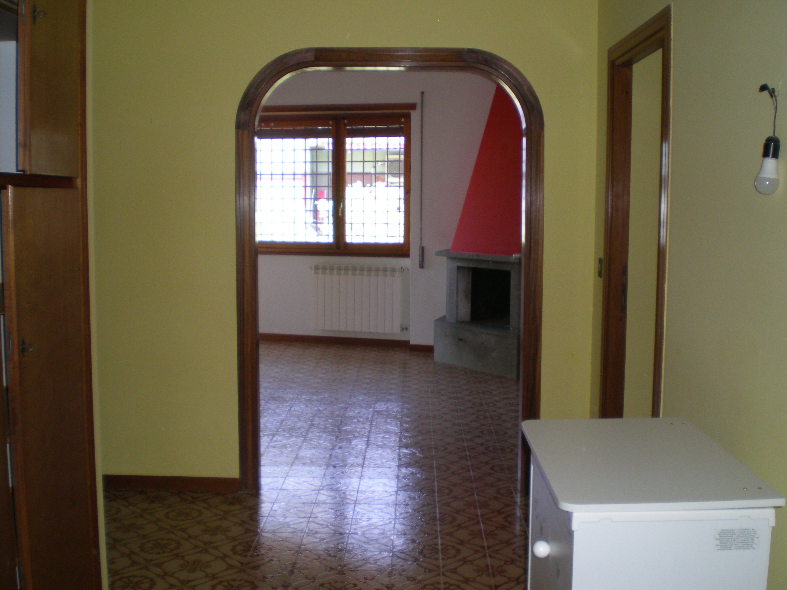 OLYMPUS DIGITAL CAMERA Vendesi Appartamento in zona residenziale